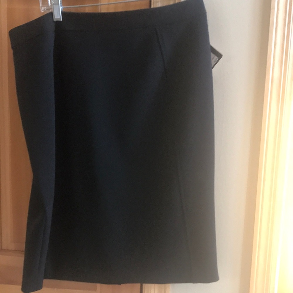 Halogen black knee length midi skirt size 12. NWT